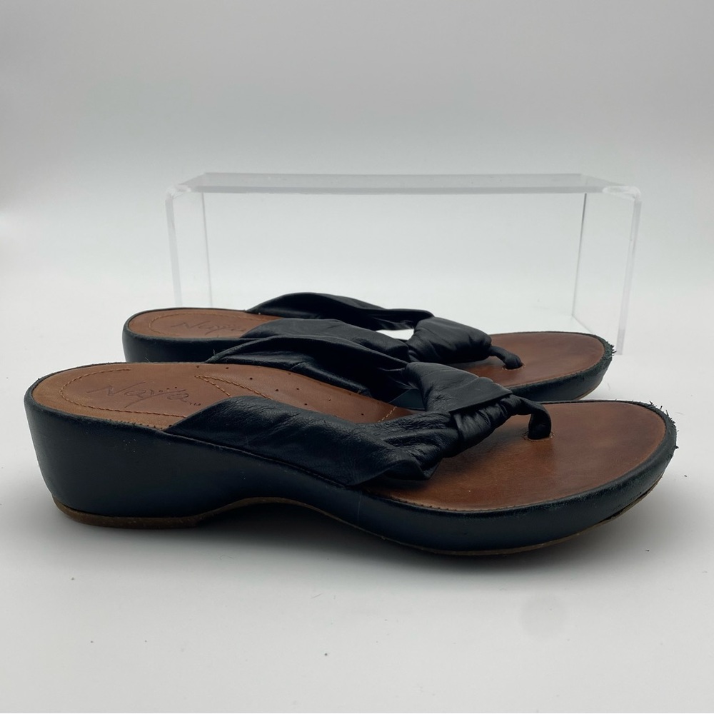 Black Leather Knot-Detail Wedge Sandals - Women